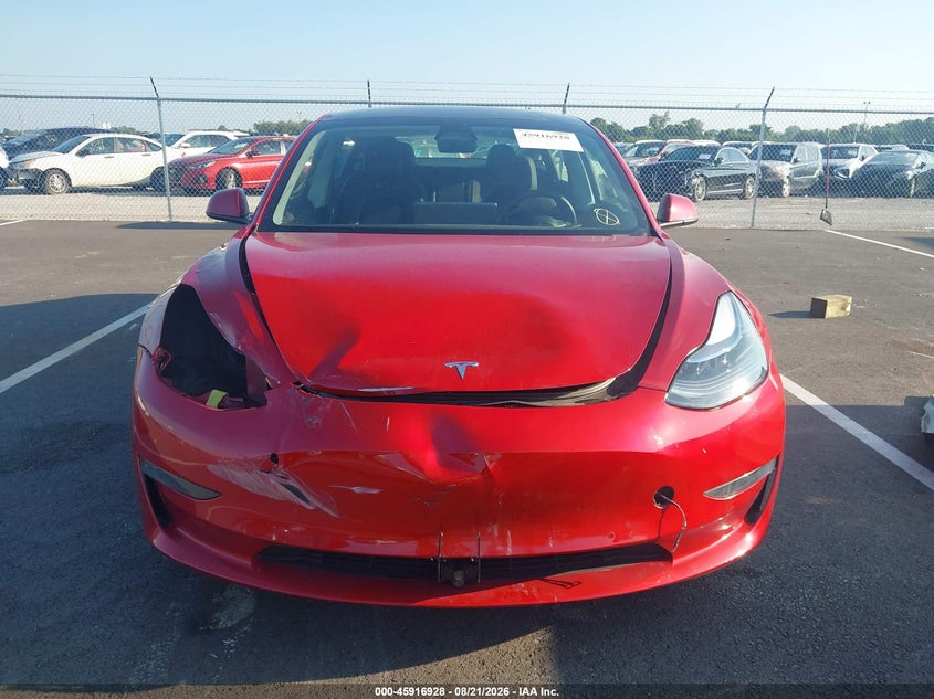 TESLA MODEL 3 - zdjęcie 13