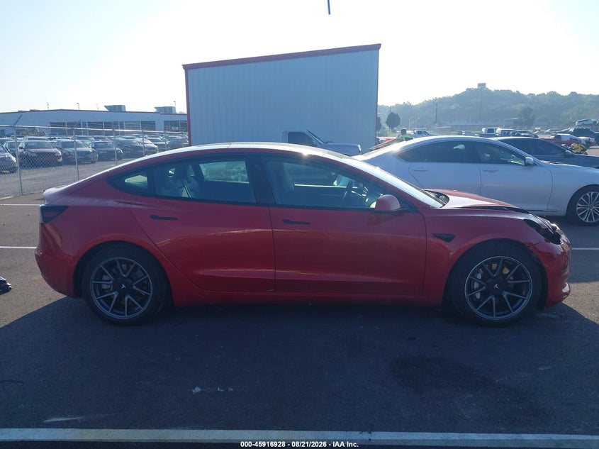 TESLA MODEL 3 - zdjęcie 14