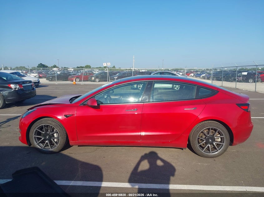 TESLA MODEL 3 - zdjęcie 15
