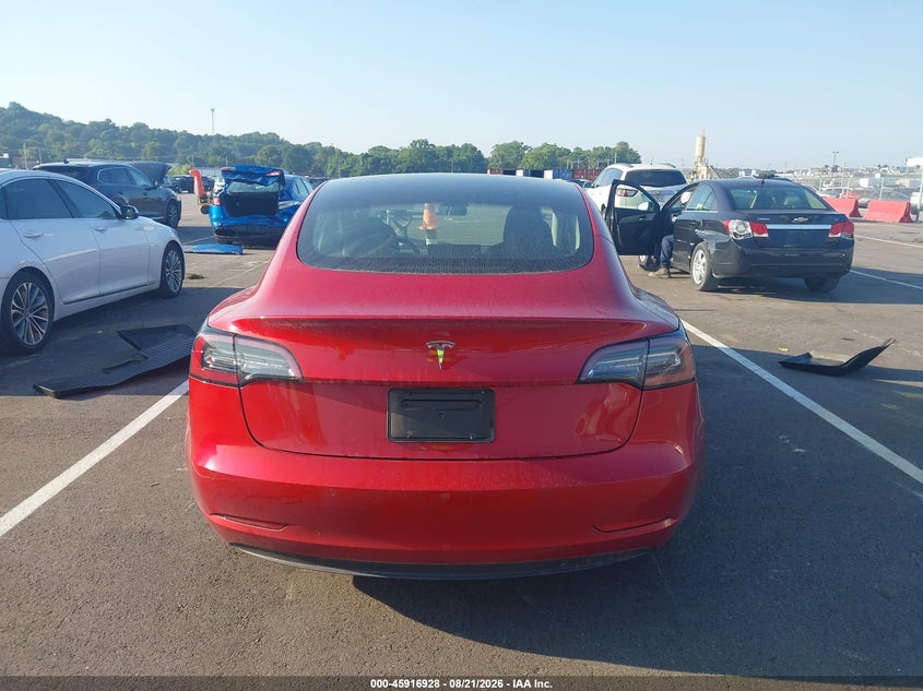 TESLA MODEL 3 - zdjęcie 17