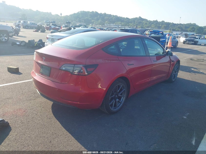 TESLA MODEL 3 - zdjęcie 4