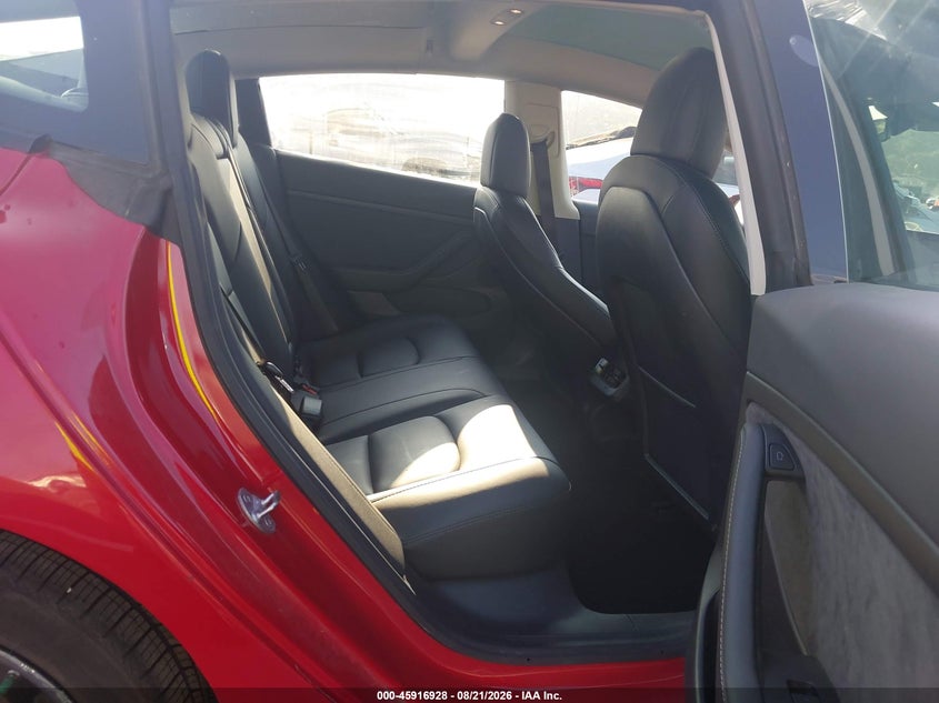 TESLA MODEL 3 - zdjęcie 8