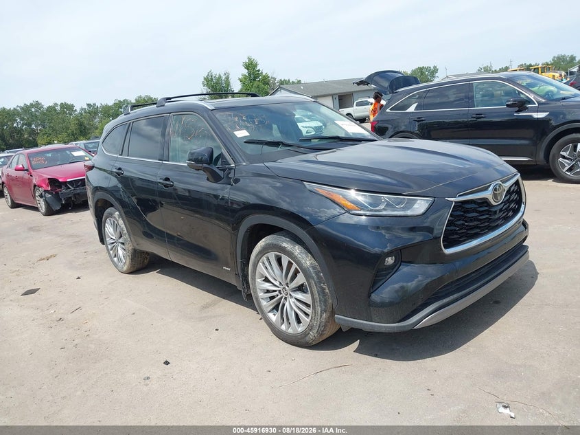 2025 Toyota Highlander Hybrid Platinum