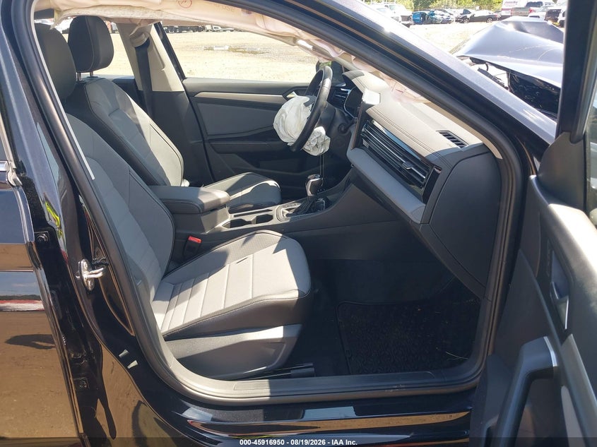 2025 VOLKSWAGEN JETTA auction photo 5
