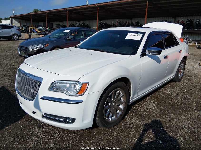2013 Chrysler 300C, Rear, IAAI, VIN 2C3CCAEG9DH527945 — photo 2