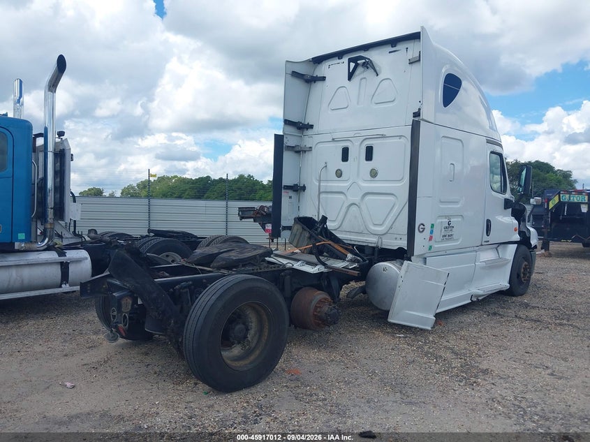 2015 FREIGHTLINER CASCADIA 125 auction photo 4