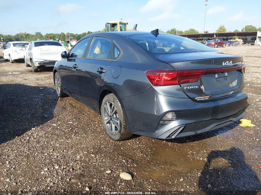 2023 KIA FORTE auction photo 3