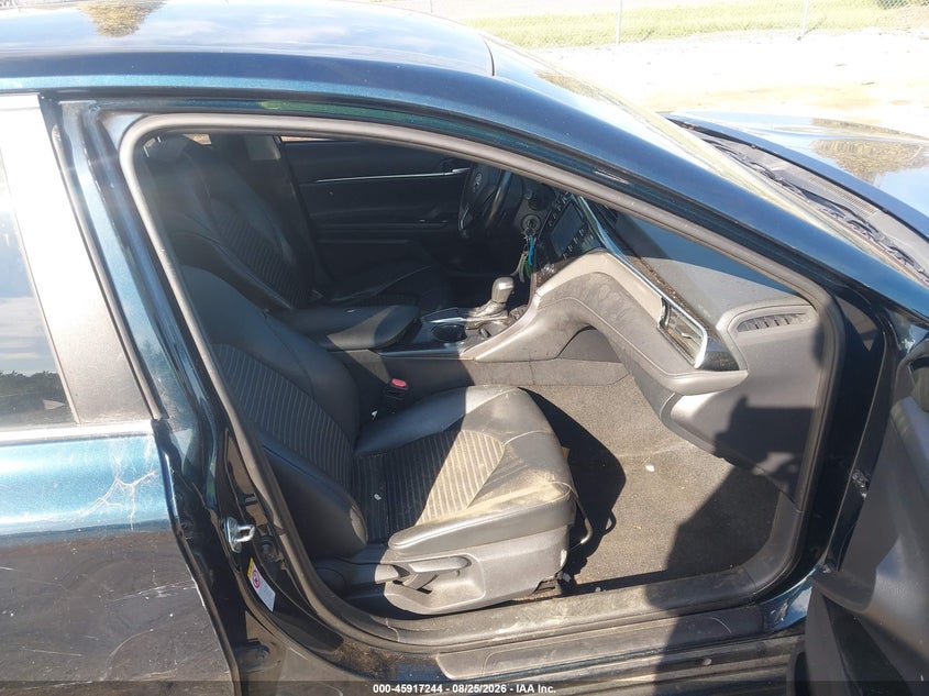 2018 TOYOTA CAMRY auction photo 5