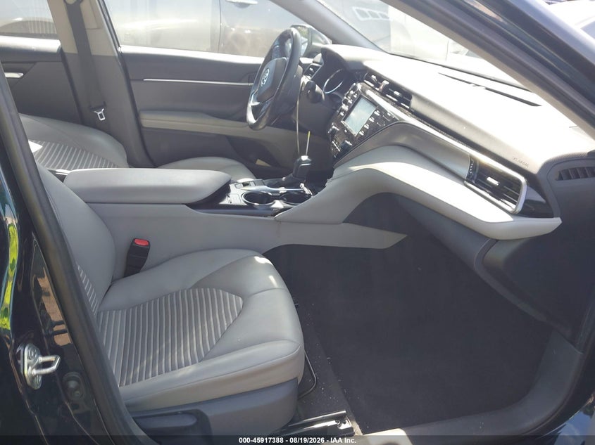 TOYOTA CAMRY - zdjęcie 5