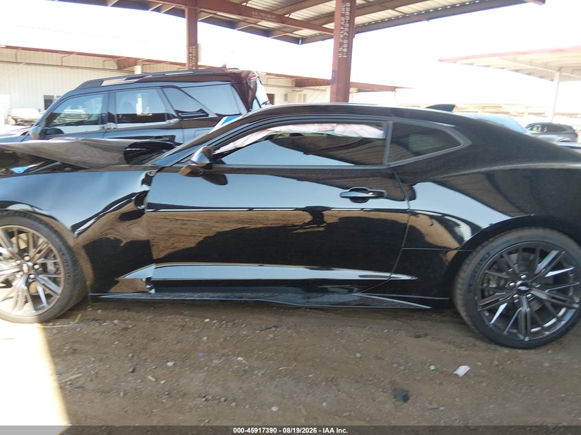 CHEVROLET CAMARO 2018 VIN 1G1FK1R66J0126438