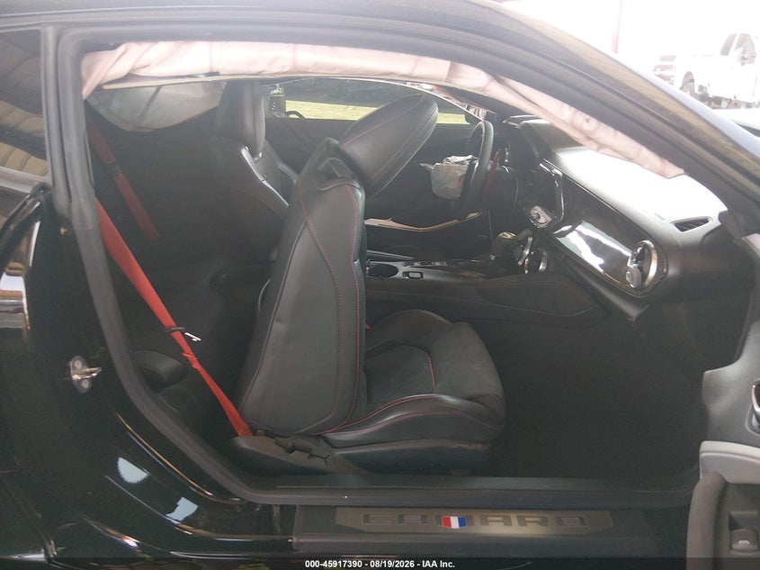 CHEVROLET CAMARO 2018 VIN 1G1FK1R66J0126438