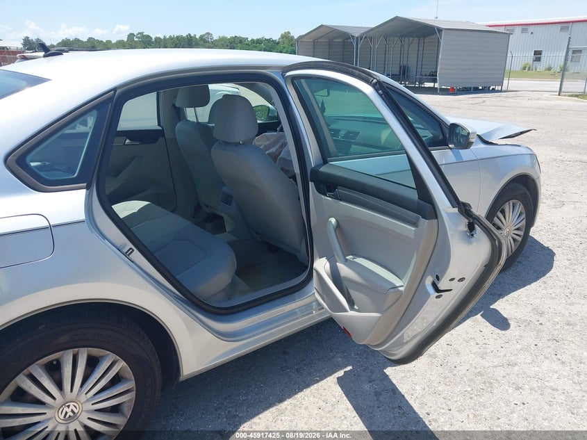 VOLKSWAGEN PASSAT 2014 VIN 1VWAT7A30EC111373