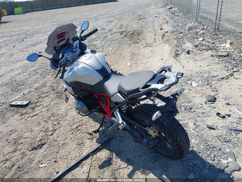 2018 BMW R 1200 MOTO 2
