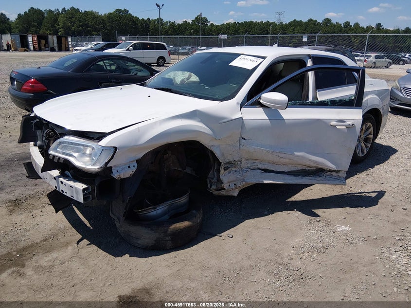 2015 Chrysler 300, Left Front, IAAI, VIN 2C3CCAAG3FH872185 — photo 2
