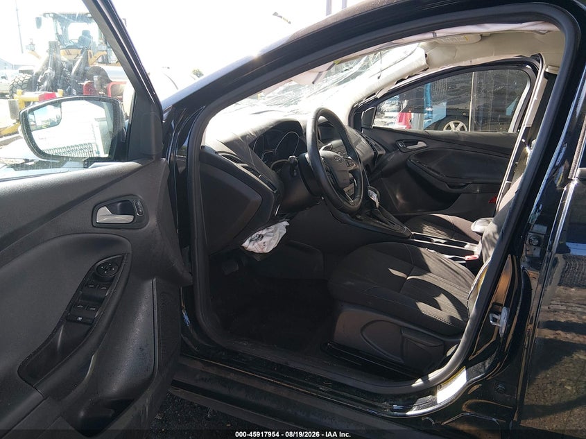 FORD FOCUS 2018 VIN 1FADP3F22JL200617