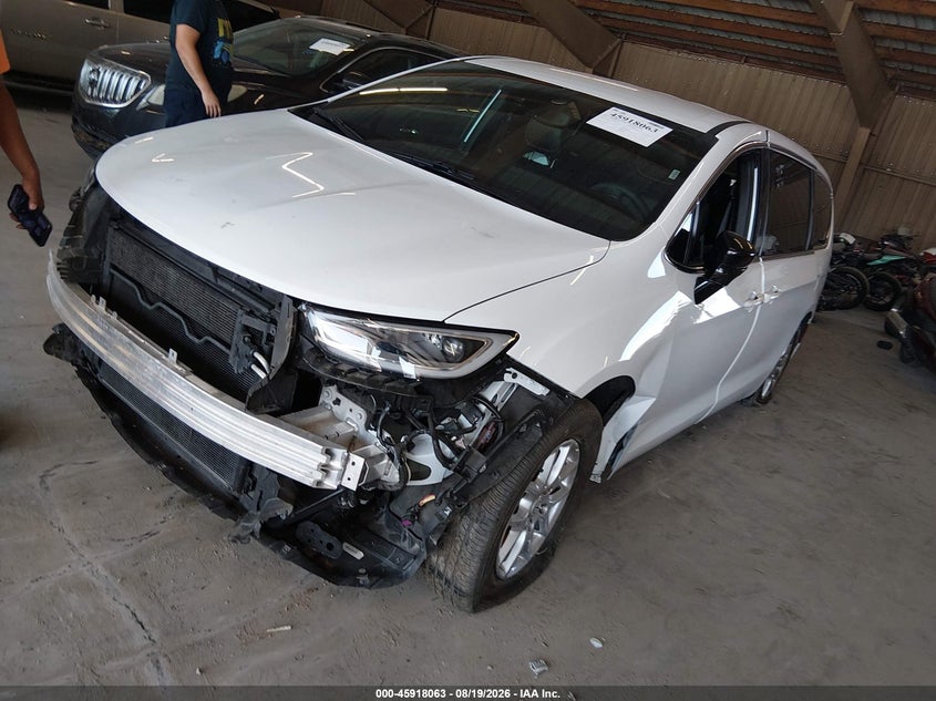 2026 Chrysler Pacifica, Front End, IAAI, VIN 2C4RC1BG1TR169243 — photo 2