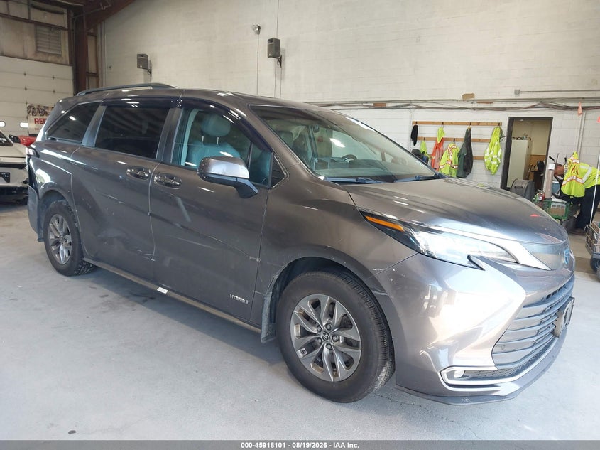 TOYOTA SIENNA - zdjęcie 1