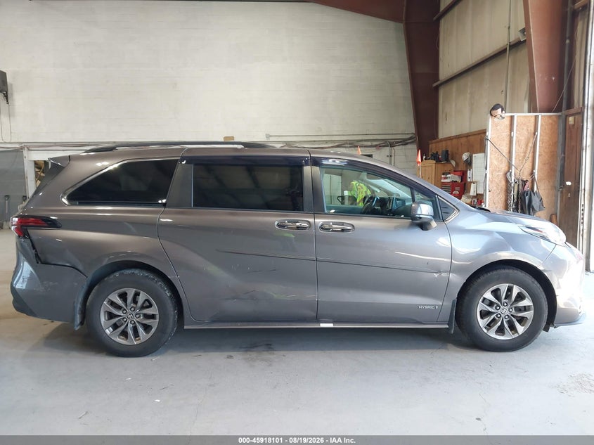 TOYOTA SIENNA - zdjęcie 14