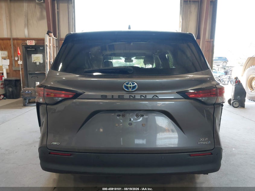 TOYOTA SIENNA - zdjęcie 17