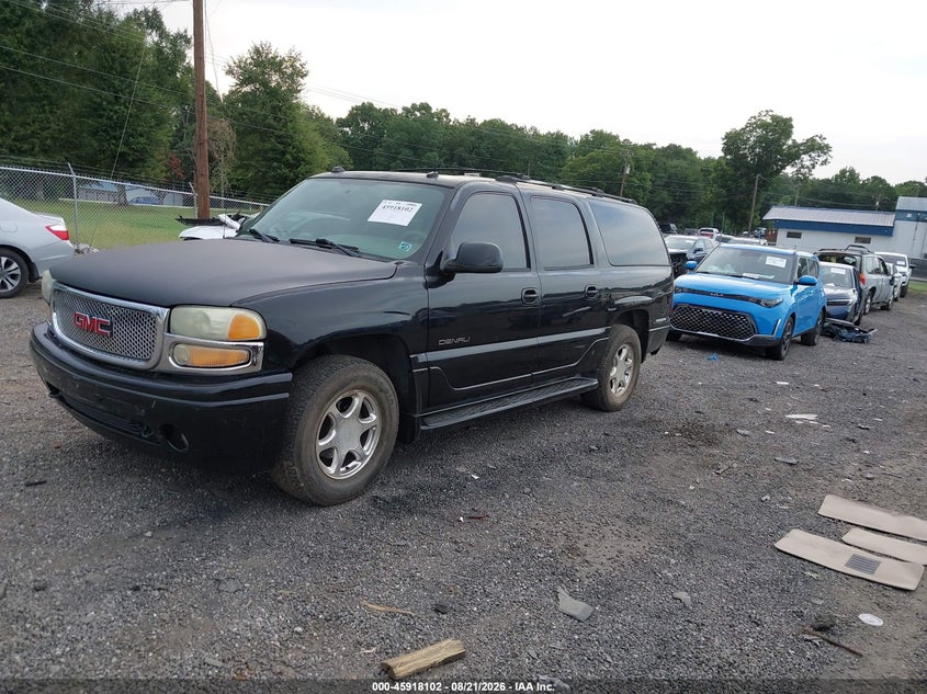 2004 GMC Yukon, Front & Rear, IAAI, VIN 1GKFK66U44J191394 — photo 2