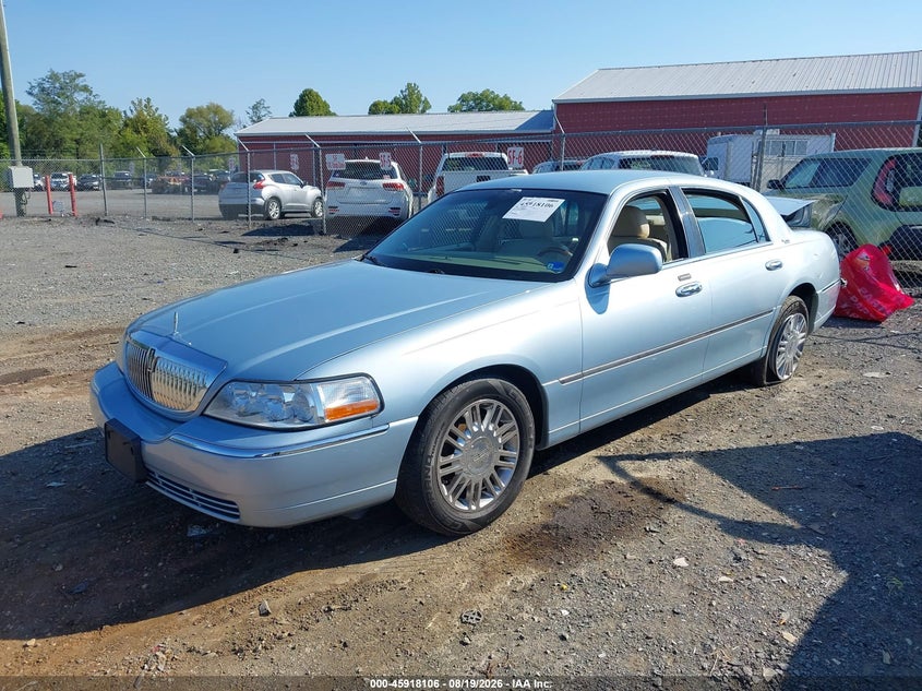 LINCOLN TOWN CAR 2008 VIN 2LNHM82VX8X642359