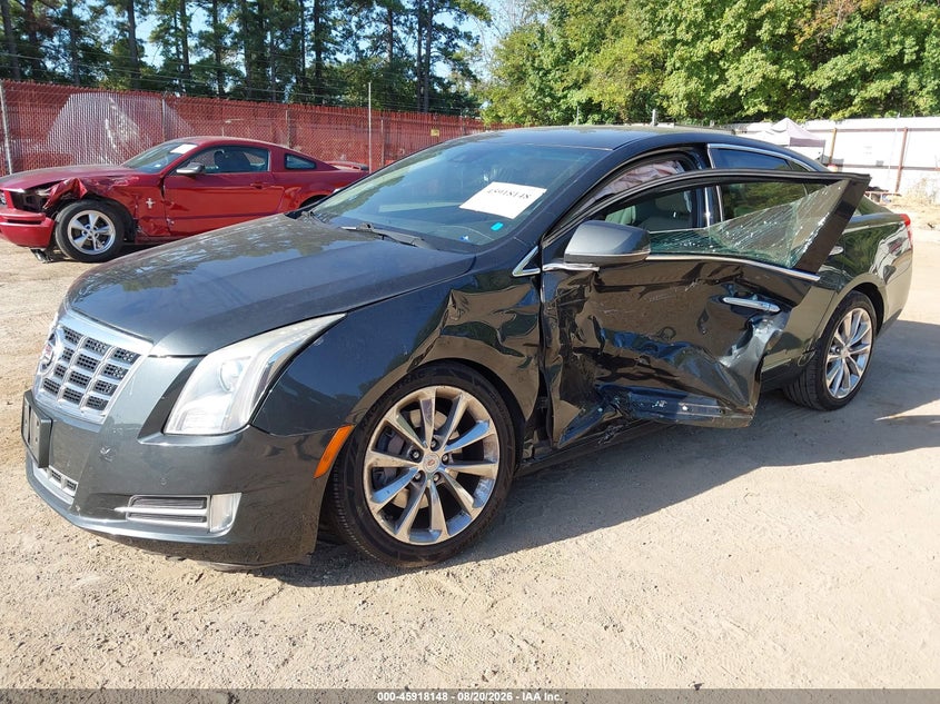 2013 Cadillac XTS, Left Side, IAAI, VIN 2G61P5S30D9104233 — photo 2