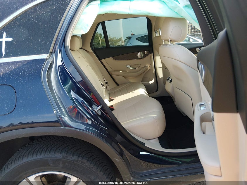 MERCEDES-BENZ GLC 300 - zdjęcie 8