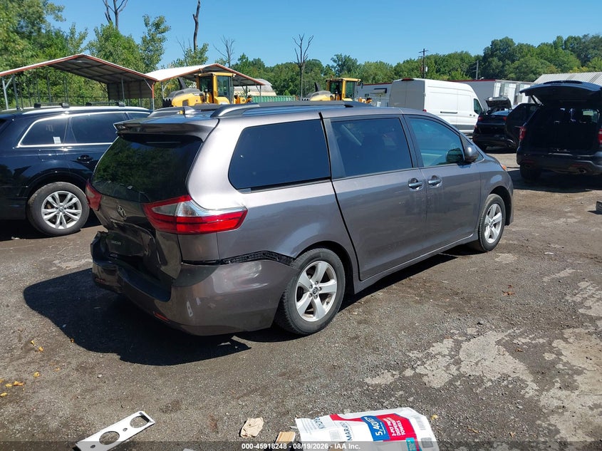 2019 TOYOTA SIENNA auction photo 4