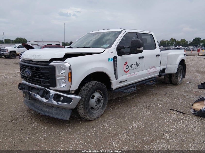 2025 Ford F-350 Xl, Front End, IAAI, VIN 1FT8W3DT8SED64910 — photo 2