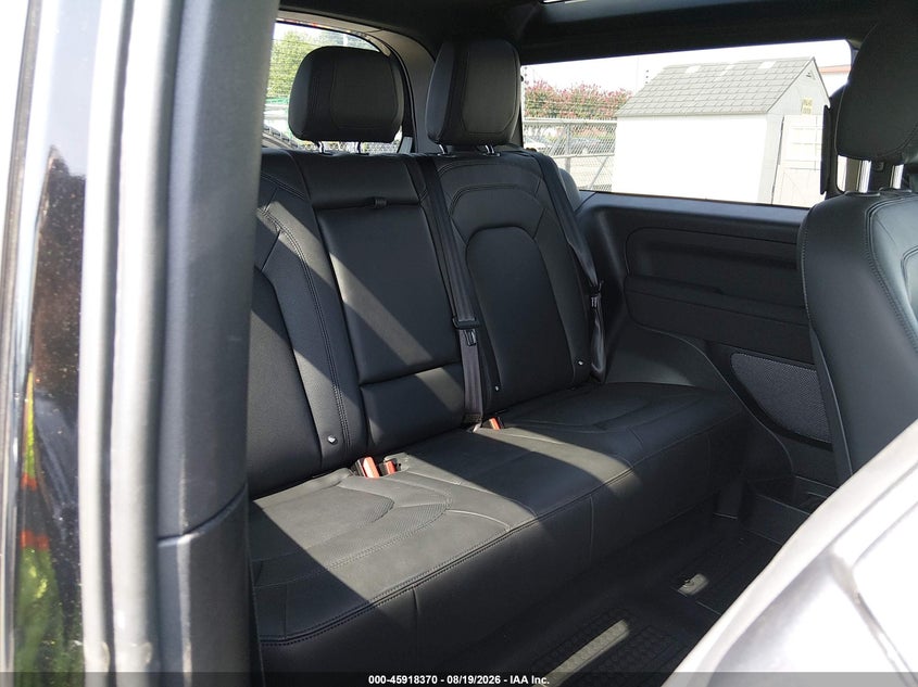 LAND-ROVER DEFENDER 2023 VIN SALEJ6EX5P2217188