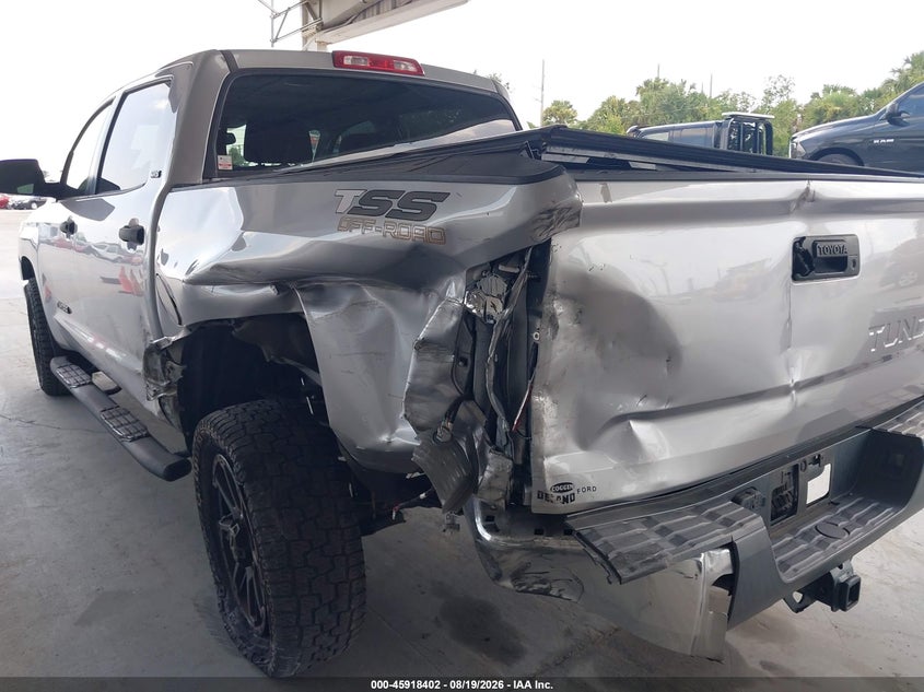 2017 TOYOTA TUNDRA auction photo 6