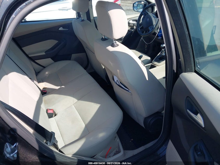 2015 FORD FOCUS auction photo 8