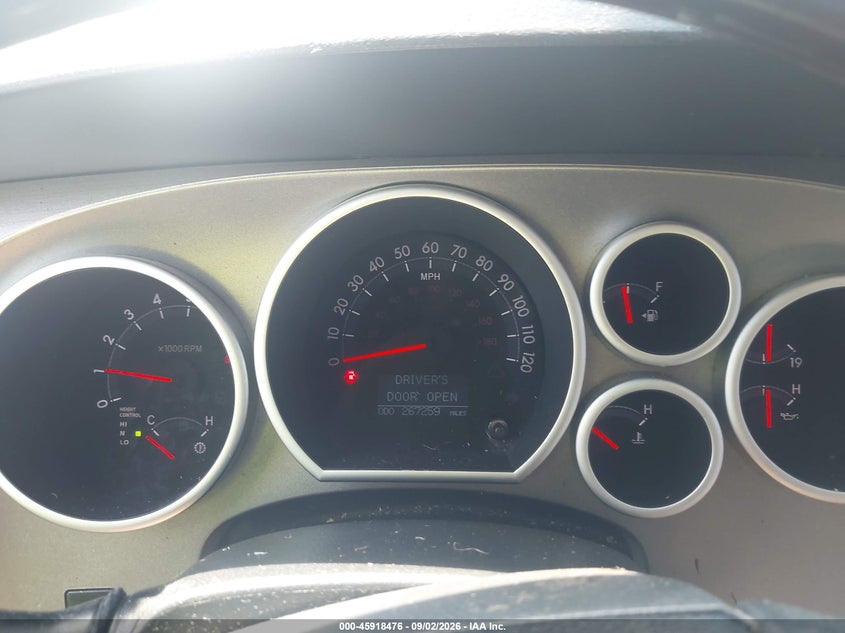 2014 TOYOTA SEQUOIA auction photo 7