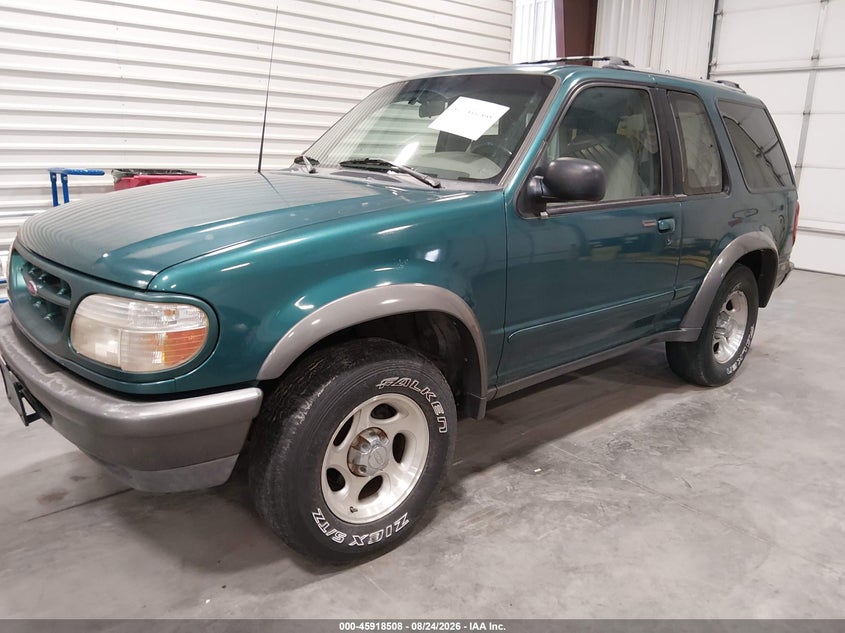 1998 Ford Explorer, Обычный износ, IAAI, VIN 1FMYU24E0WUC85255 — фото 2