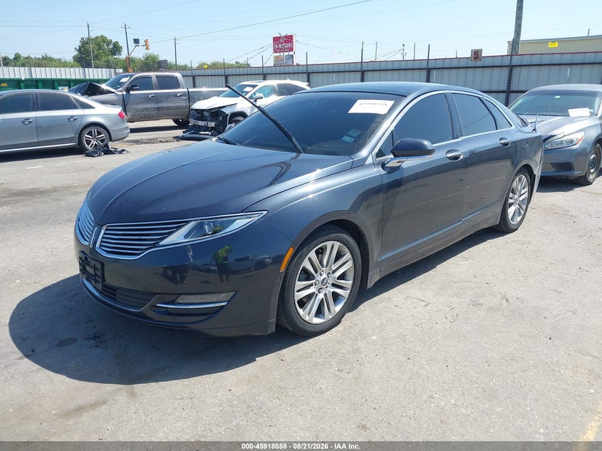 2013 Lincoln MKZ, Rear, IAAI, VIN 3LN6L2LU1DR805180 — photo 2
