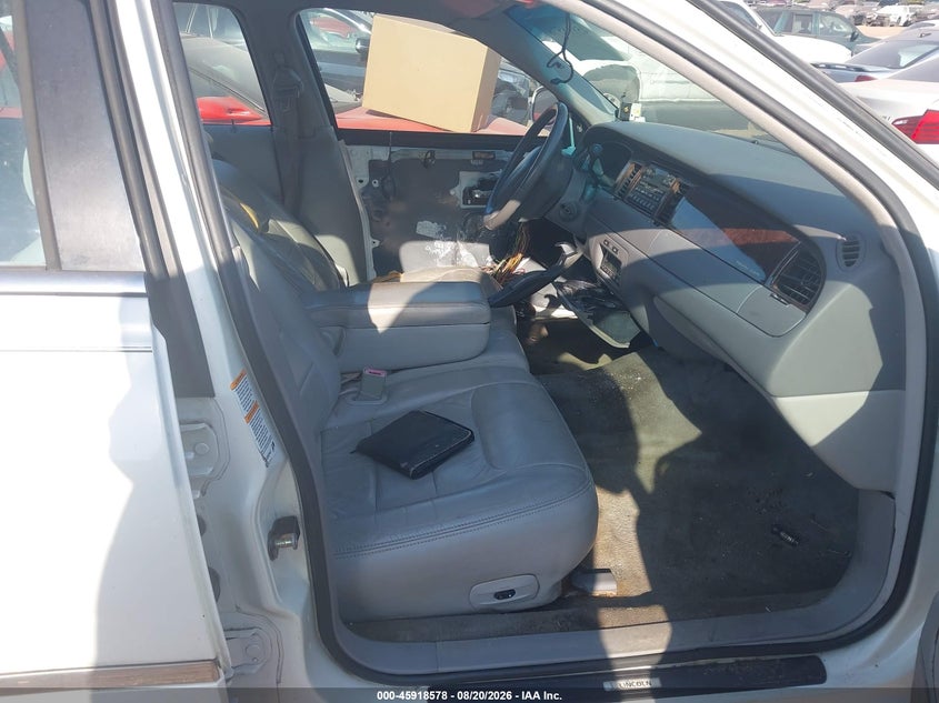 1999 LINCOLN TOWN CAR auction photo 5