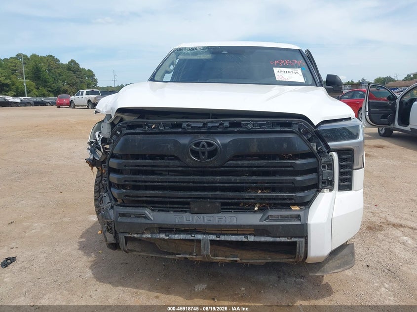 TOYOTA TUNDRA - zdjęcie 13