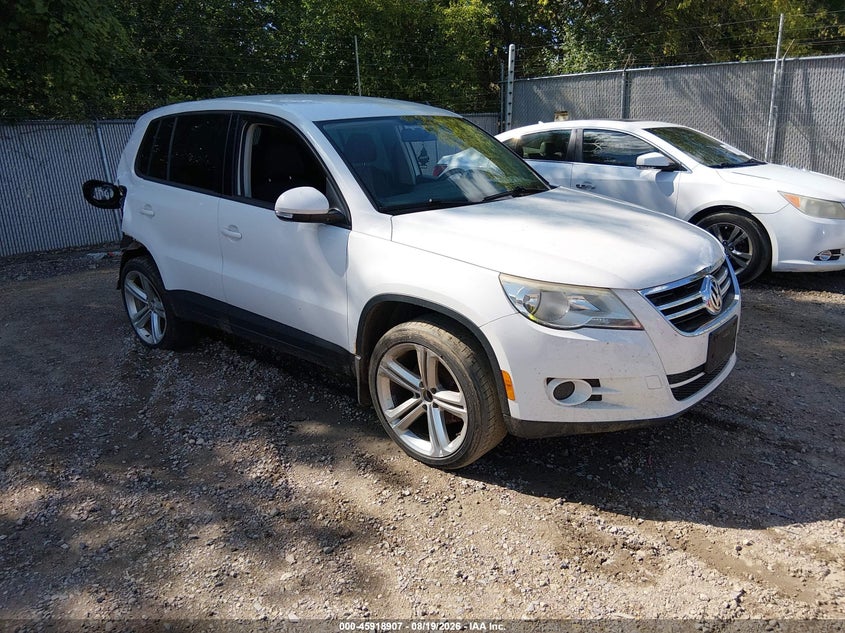 2009 VOLKSWAGEN TIGUAN auction photo 1