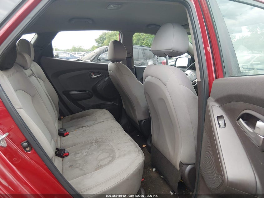 HYUNDAI TUCSON 2011 VIN KM8JT3AB3BU213917