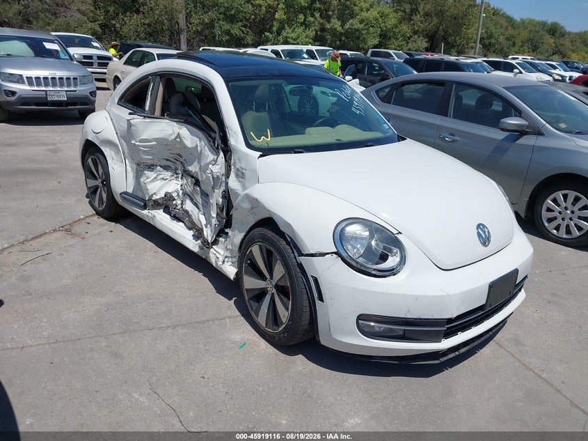 2013 VOLKSWAGEN BEETLE auction photo 1