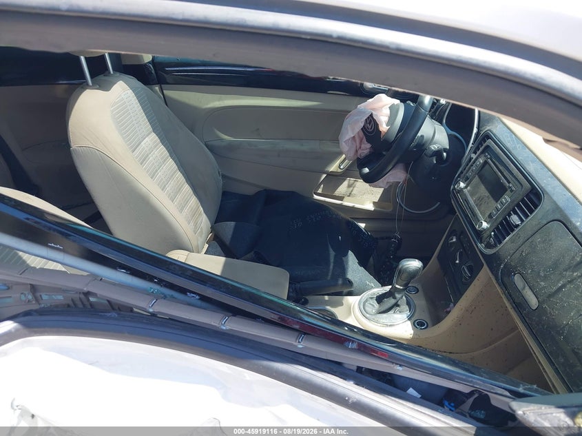 2013 VOLKSWAGEN BEETLE auction photo 5