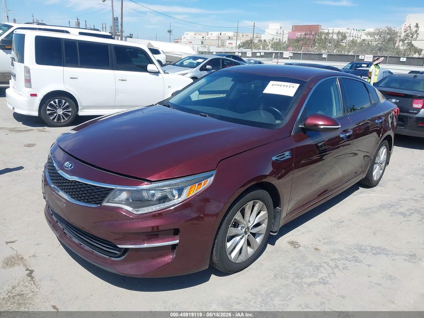 2018 Kia Optima, Звичайний знос, IAAI, VIN 5XXGU4L30JG212008 — фото 2