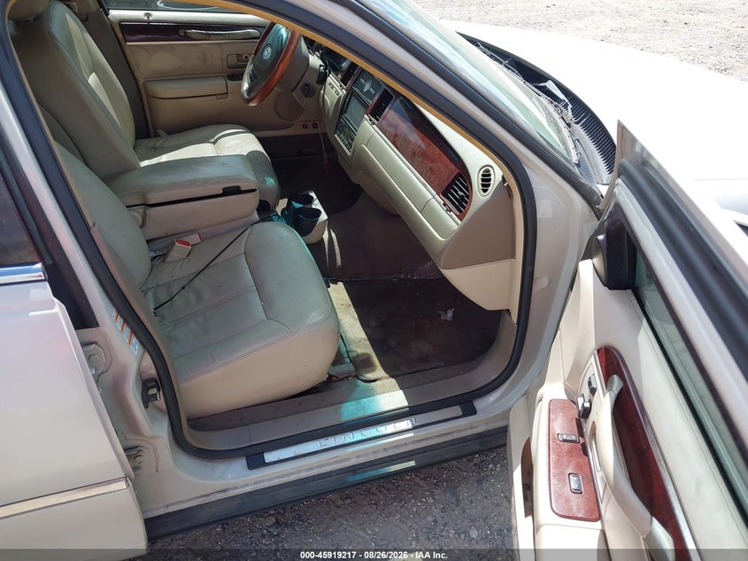2004 LINCOLN TOWN CAR auction photo 5