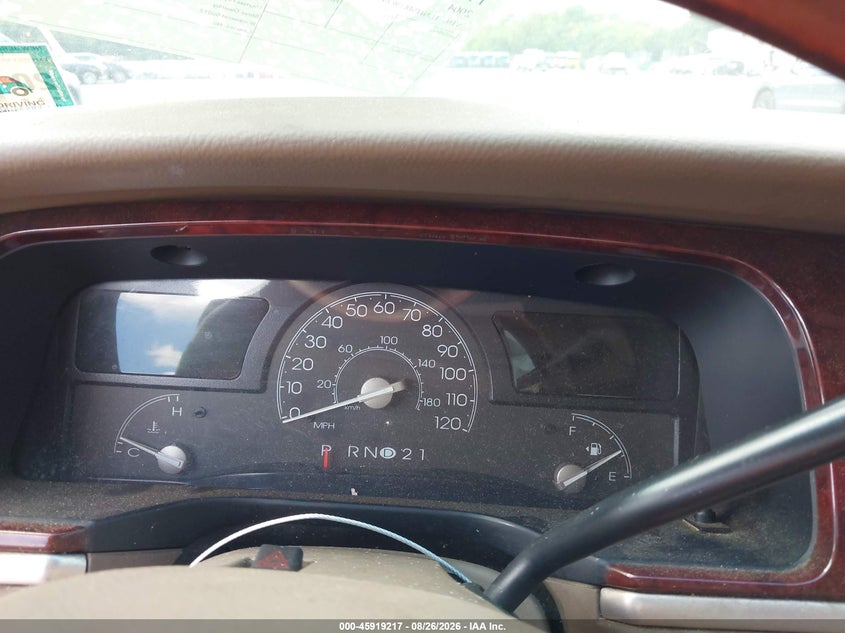 2004 LINCOLN TOWN CAR auction photo 7