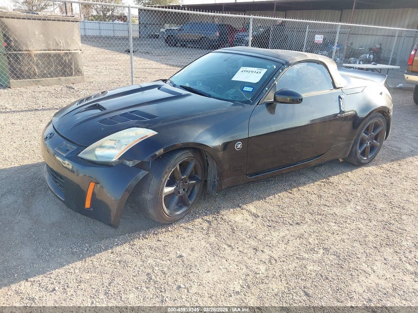 2005 NISSAN 350Z