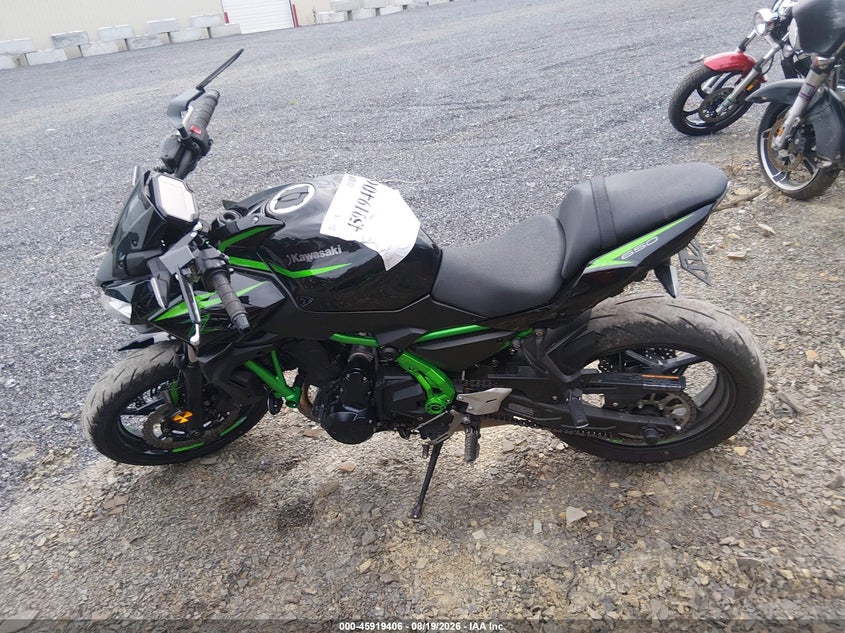 KAWASAKI ER650 2025