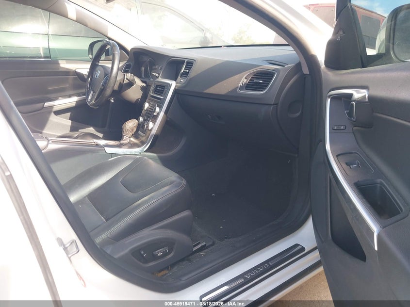 2015 VOLVO V60 WAGON 2.0L I-4 DI, DOHC, VVT, TURBO, 240HP