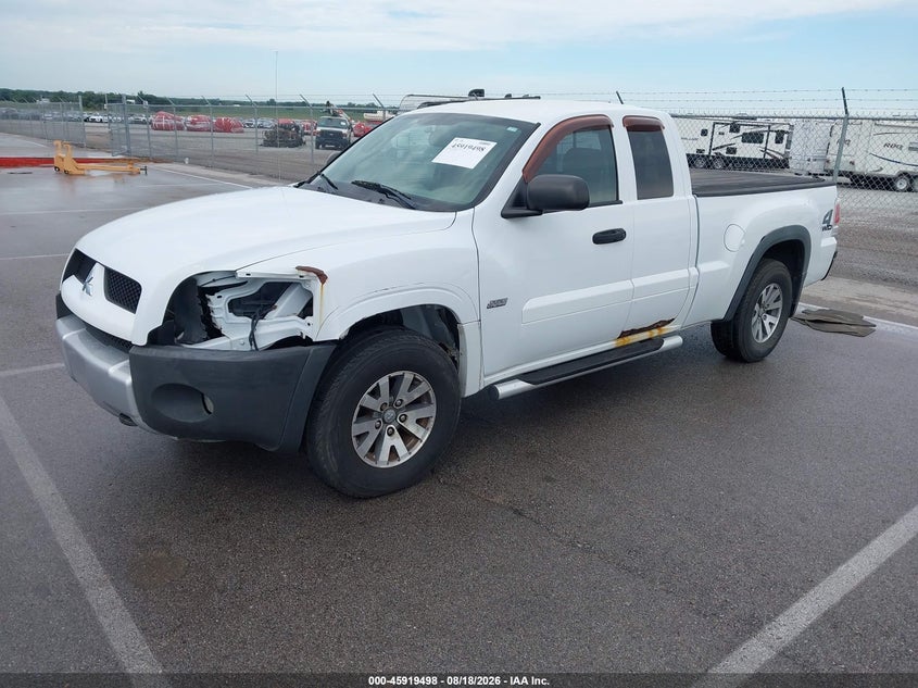 2006 MITSUBISHI RAIDER auction photo 2