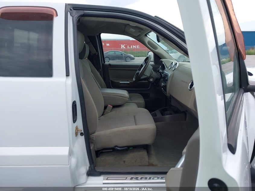 2006 MITSUBISHI RAIDER auction photo 5