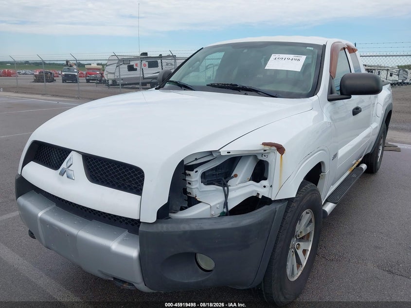 2006 MITSUBISHI RAIDER auction photo 6